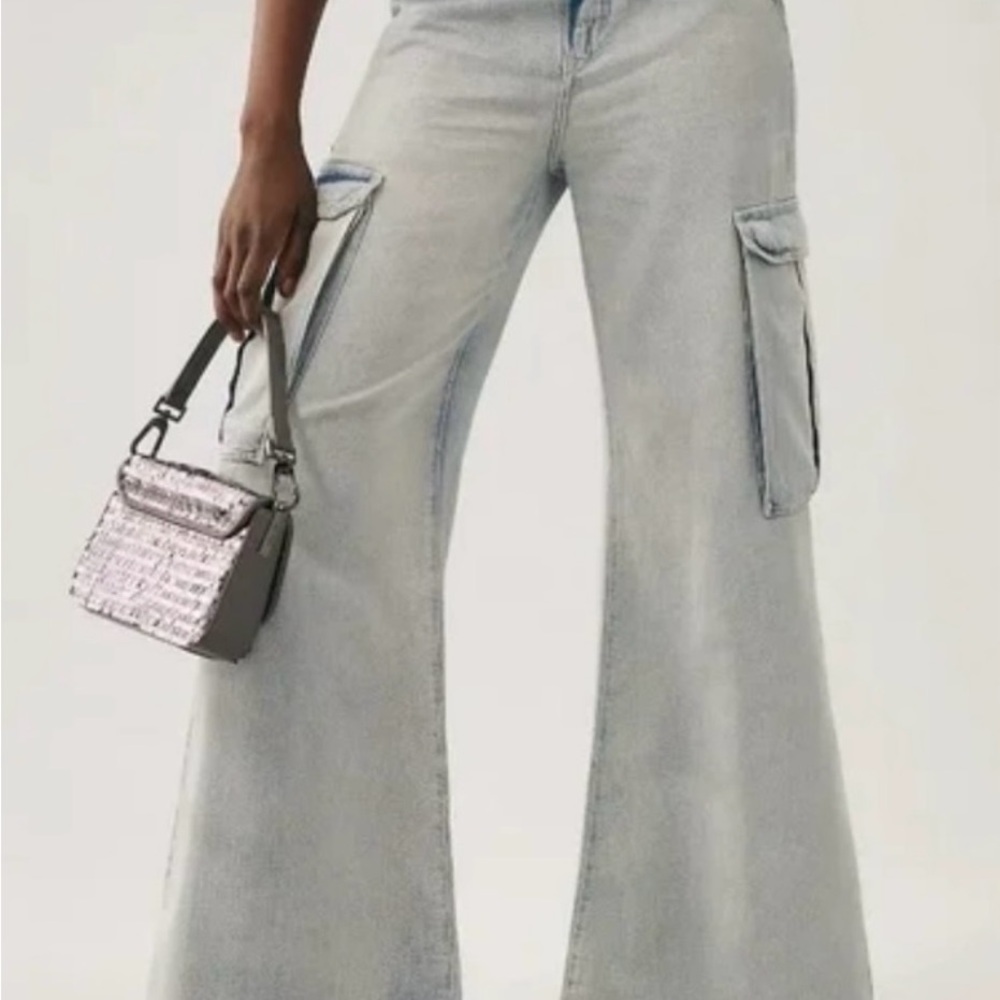 Pilcro light blue Women's wide leg cargo Jeans . size 27x30